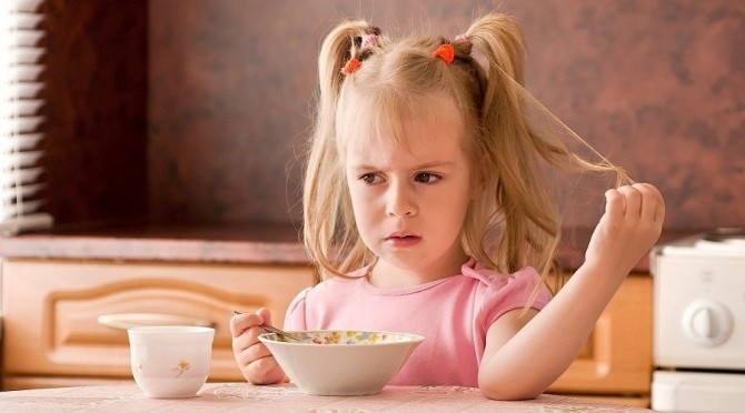Почему ребенок отказывается кушать? Причины и следствия