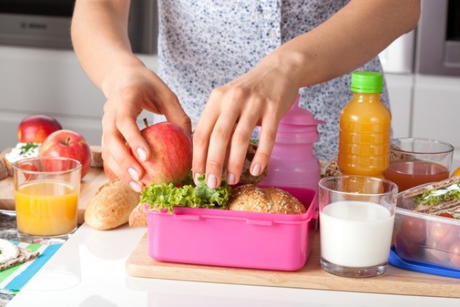 Какие продукты взять в дорогу, чтобы не отравиться